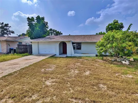 8855 Cairo Ln, Port Richey, FL 34668