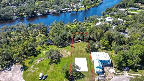 8325 Alafia Pointe Dr, Riverview, FL 33578
