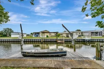 111 E Saint Lucia Loop, Apollo Beach, FL 33572