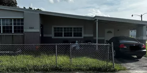 660 NW 182nd Ter, Miami Gardens, FL 33169