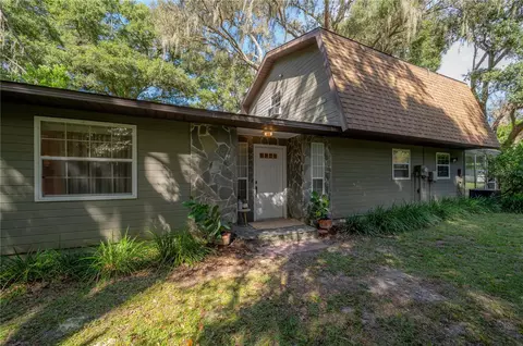 8641 Greenfield Ln, Zephyrhills, FL 33541