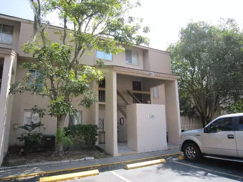 7501 Presley Pl #84, Tampa, FL 33617