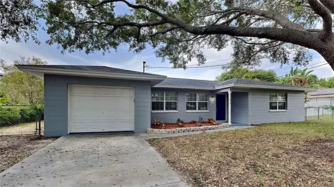 11896 143rd St, Largo, FL 33774