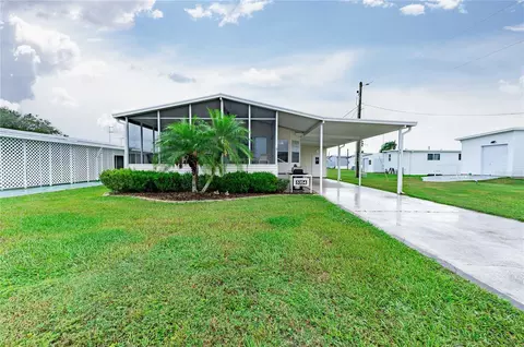 5354 Waters St, Zephyrhills, FL 33542