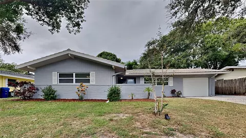 1830 Chateau Dr W, Clearwater, FL 33756