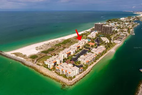7480 Bayshore Dr #302, Treasure Island, FL 33706