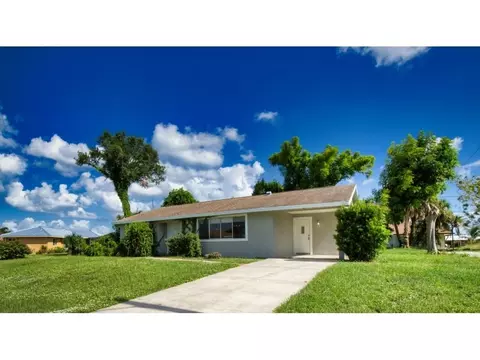 809 Kennwood Ter NW, Port Charlotte, FL 33948