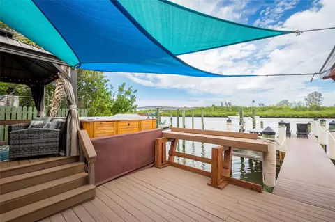 18219 Gulf Blvd, Redington Shores, FL 33708