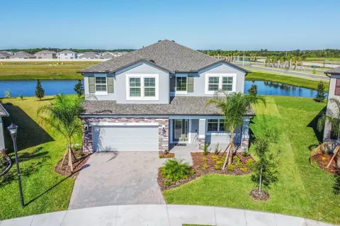 3002 King Fern Dr, Wimauma, FL 33598