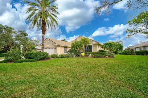 7168 Victoria Cir, University Park, FL 34201