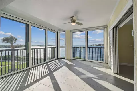8211 Brent St #811, Port Richey, FL 34668