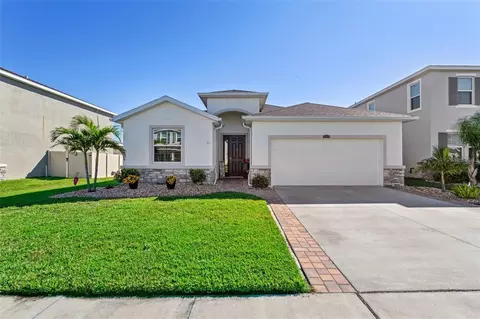 8400 Bower Bass Cir, Wesley Chapel, FL 33545