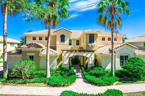 1418 Emerald Dunes Dr #1418, Sun City Center, FL 33573