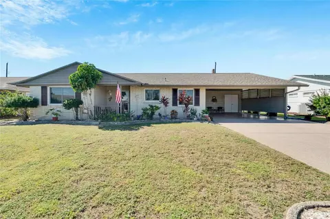610 Oakmont Ave, Sun City Center, FL 33573