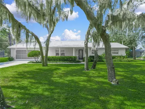 1 Aqualane Dr, Winter Haven, FL 33880