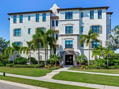4915 Caspar Whitney Pl #302, Tampa, FL 33616