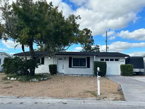 4705 Phoenix Ave, Holiday, FL 34690