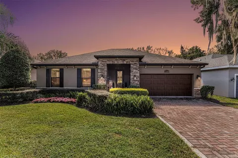 12310 Woodlands Cir, Dade City, FL 33525