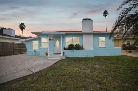 15424 2nd St E, Madeira Beach, FL 33708