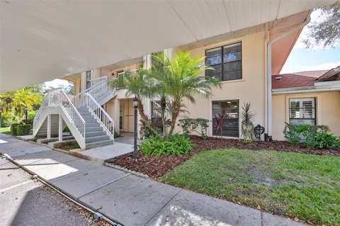 315 Knottwood Ct #3, Sun City Center, FL 33573