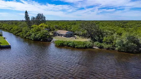 902 Canal St, Ruskin, FL 33570
