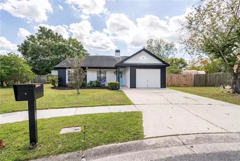 4613 N Country Hills Ct, Plant City, FL 33566