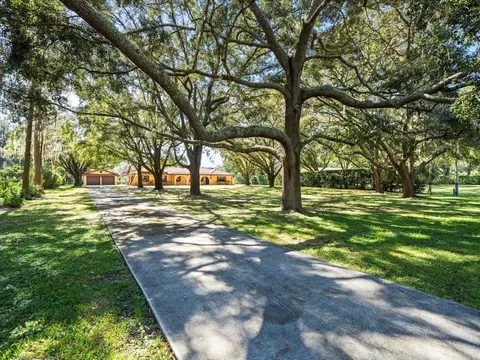 3624 Berger Rd, Lutz, FL 33548