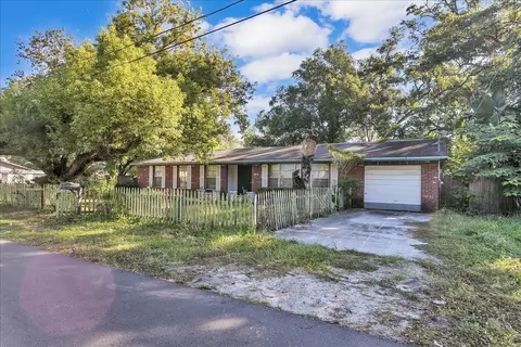 10121 N Aster Ave, Tampa, FL 33612