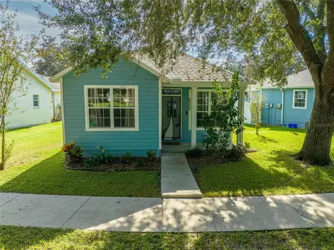 6352 Ashville Dr, Zephyrhills, FL 33542