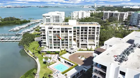 8 Belleview Blvd #405, Belleair, FL 33756