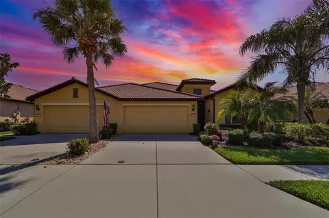 5611 Sunset Falls Dr, Apollo Beach, FL 33572