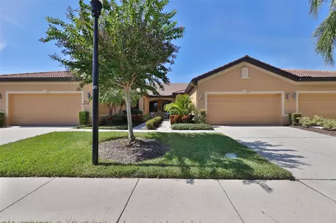 5720 Eden Falls Pl, Apollo Beach, FL 33572