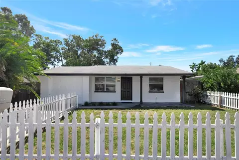 442 74th Ave N, Saint Petersburg, FL 33702