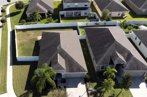 935 Peregrine Hill Pl, Ruskin, FL 33570