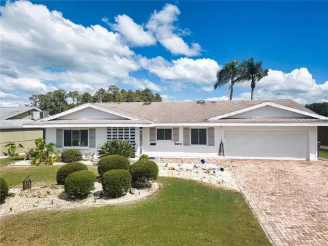 1613 Bunker Hill Dr, Sun City Center, FL 33573