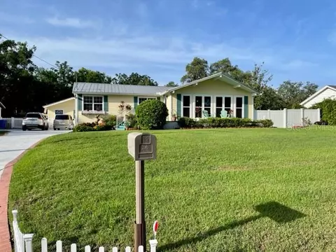 8717 Elmdale Pl, Tampa, FL 33637