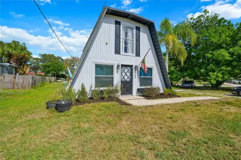 900 Riverside Dr, Tarpon Springs, FL 34689