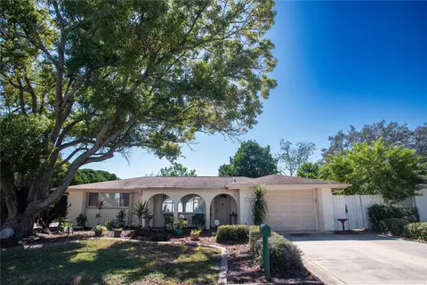 7254 Fairfax Dr, Port Richey, FL 34668