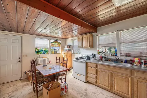 Kitchen - 331 Lewis Rd, Lithia, FL 33547 photo 6 of 7