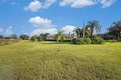 Exterior - 331 Lewis Rd, Lithia, FL 33547 photo 13 of 26