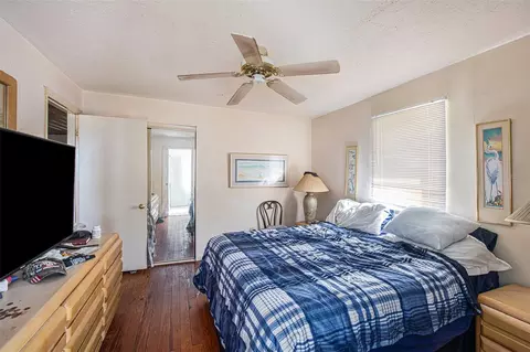 Bedroom - 331 Lewis Rd, Lithia, FL 33547 photo 4 of 5