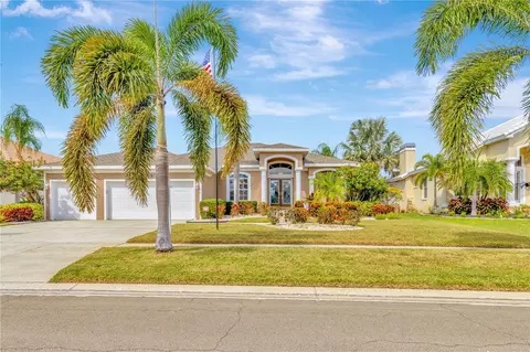 819 Bunker View Dr, Apollo Beach, FL 33572