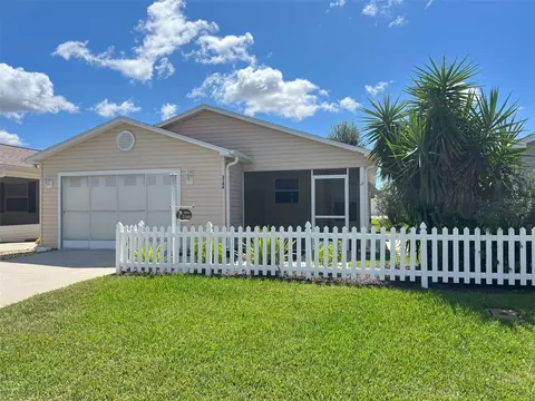 2146 Estevez Dr, Lady Lake, FL 32159