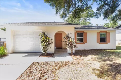 701 S Wilkins Ave, Plant City, FL 33563