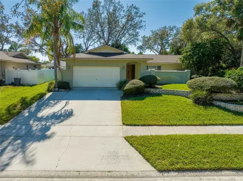 1707 Grand Central Dr, Tarpon Springs, FL 34689