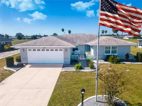 1112 El Rancho Dr, Sun City Center, FL 33573