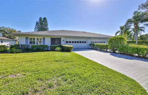 1703 Hammersmith Dr, Sun City Center, FL 33573