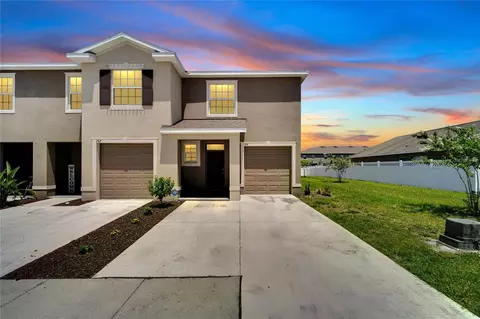 764 Barclay Wood Dr, Ruskin, FL 33570