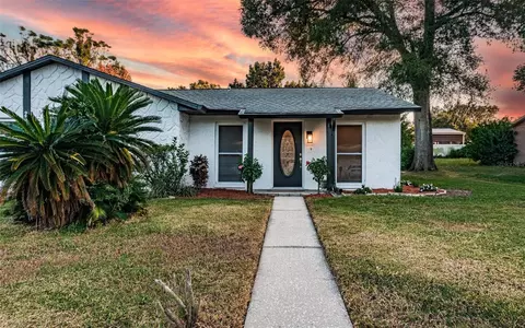 2320 Merrily Cir N, Seffner, FL 33584