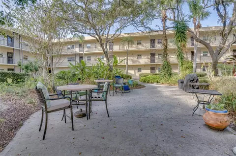 11485 Oakhurst Rd #112, Largo, FL 33774